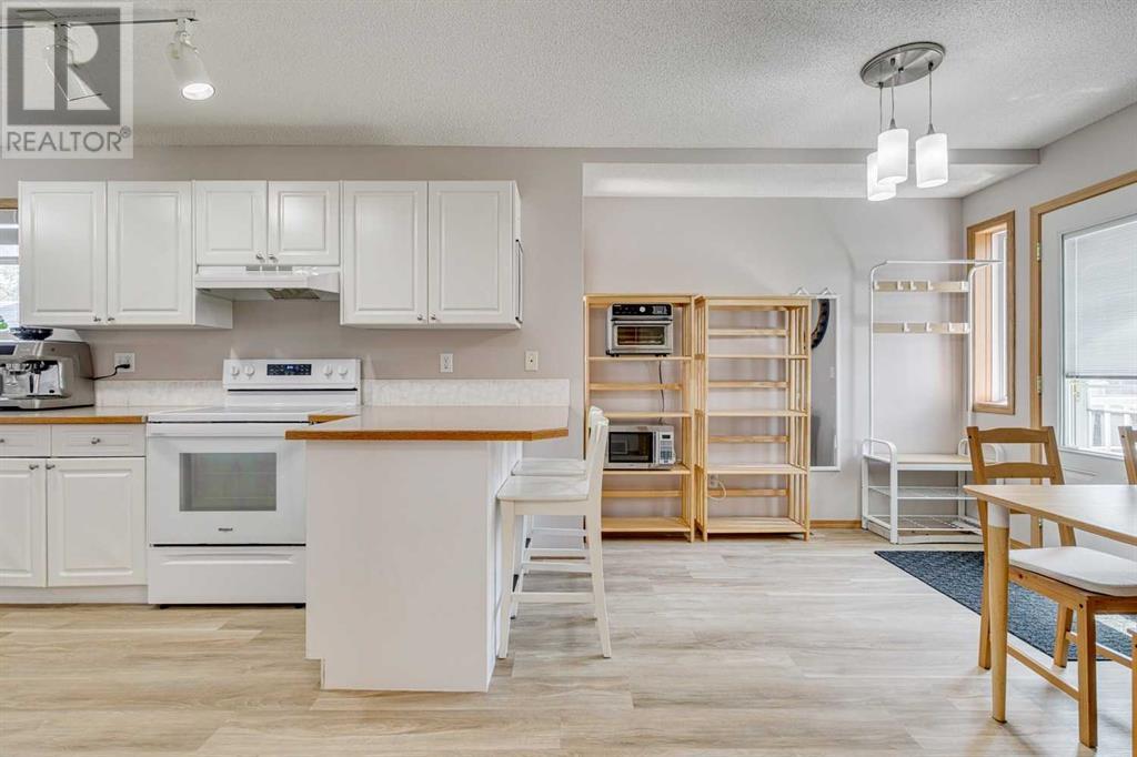 Single Family House Bungalow for Sale in  Country Hills Drive NW Country Hills Calgary 