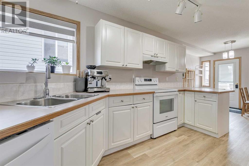 Single Family House Bungalow for Sale in  Country Hills Drive NW Country Hills Calgary 