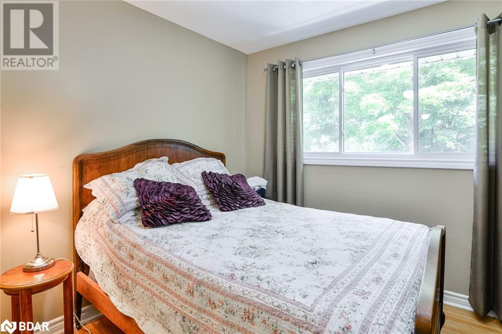 Photo 17 of 105 Wellington Street, Gravenhurst ON