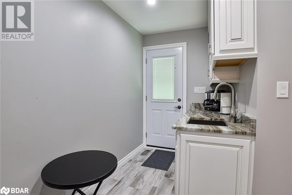 Photo 26 of 105 Wellington Street, Gravenhurst ON