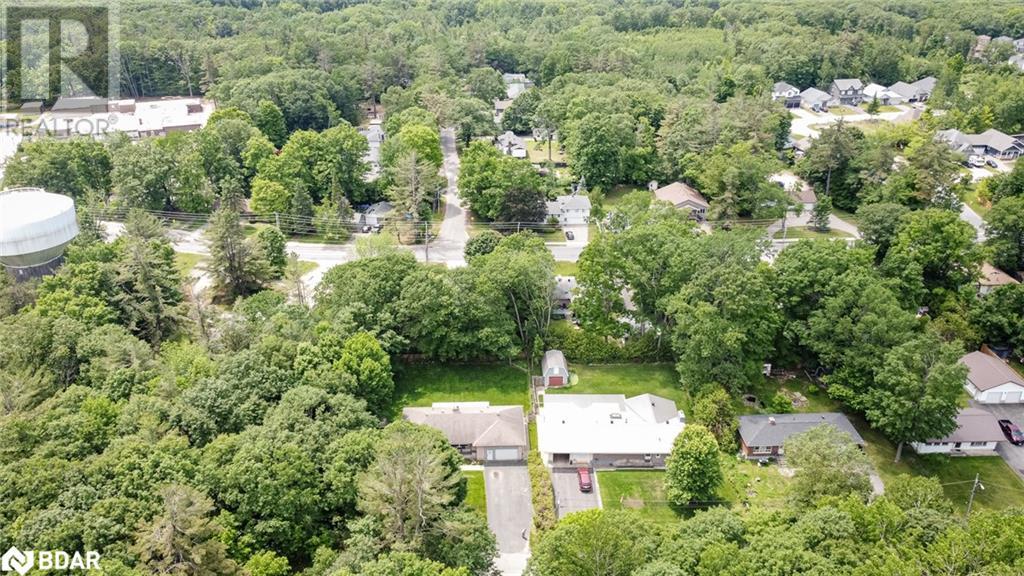 Photo 32 of 105 Wellington Street, Gravenhurst ON