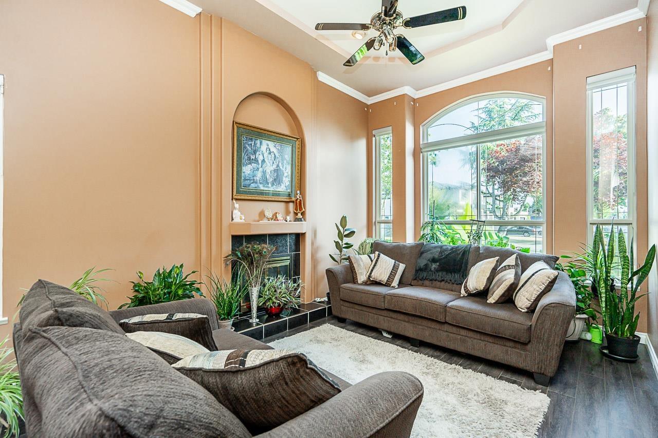Photo 5 of 13003 74 Avenue, Surrey BC