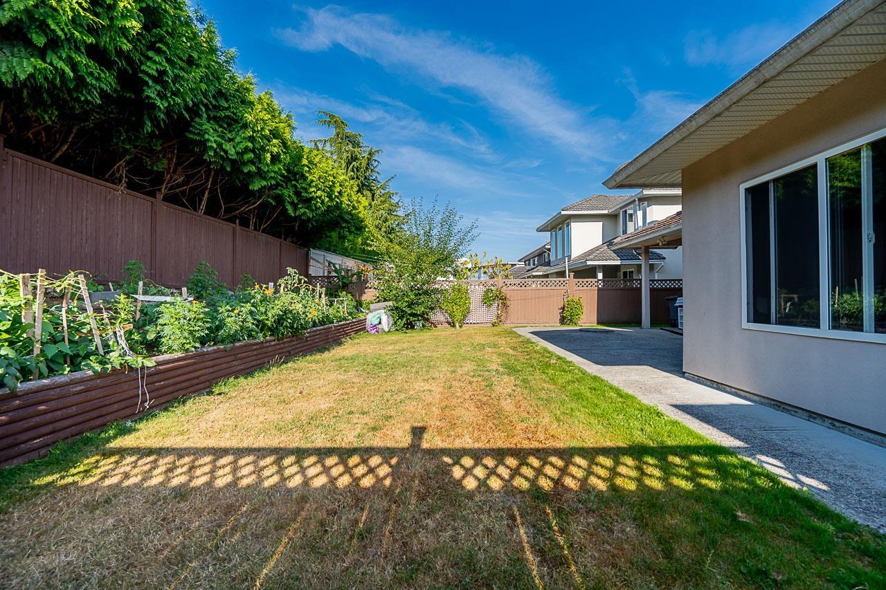 Photo 34 of 13003 74 Avenue, Surrey BC