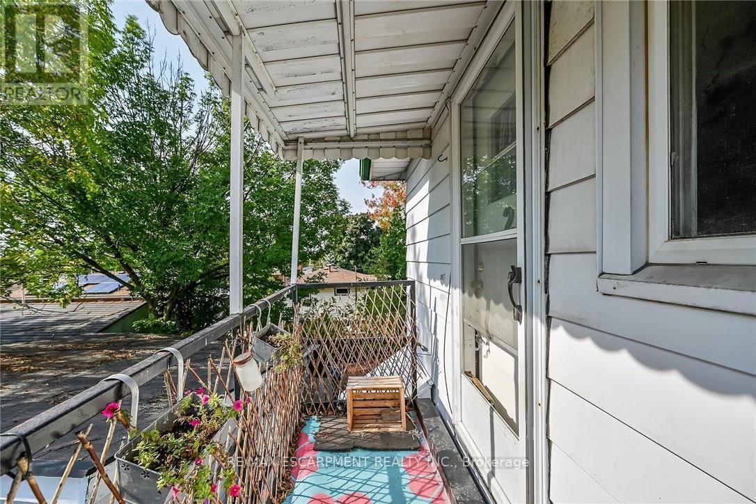 Photo 18 of 942 Upper Gage Avenue, Hamilton ON