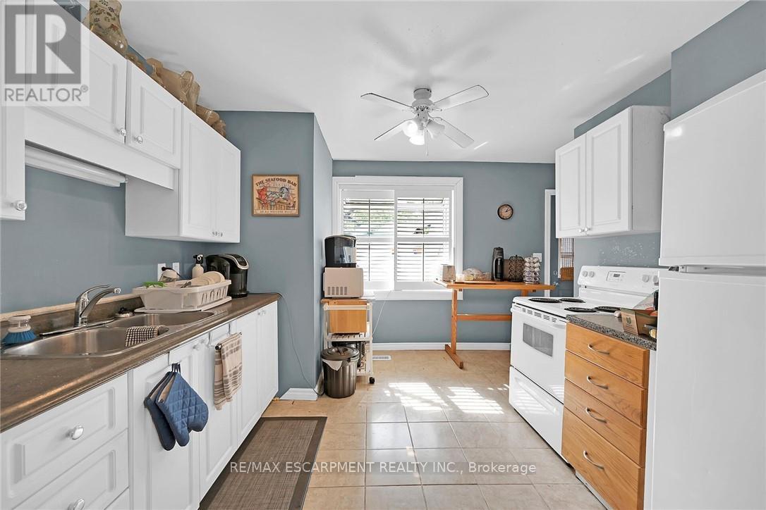 Photo 24 of 942 Upper Gage Avenue, Hamilton ON