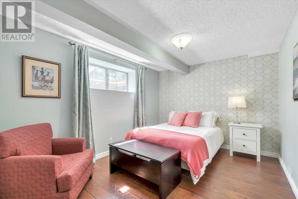 Single Family House for Sale in  Shannon Hill SW Shawnessy Calgary 