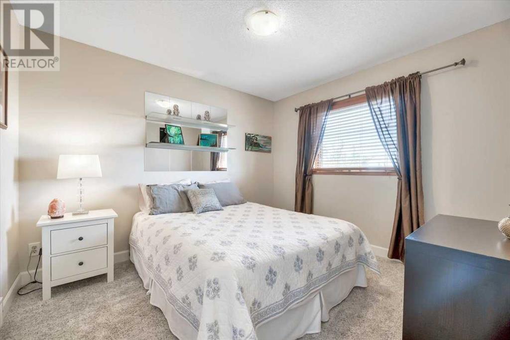 Single Family House for Sale in  Shannon Hill SW Shawnessy Calgary 