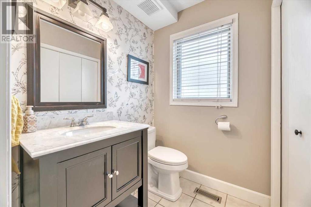 Single Family House for Sale in  Shannon Hill SW Shawnessy Calgary 