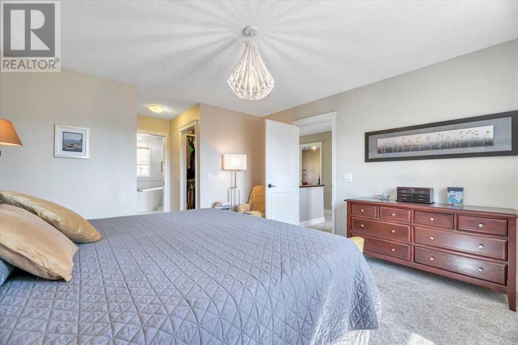 Single Family House for Sale in  Shannon Hill SW Shawnessy Calgary 