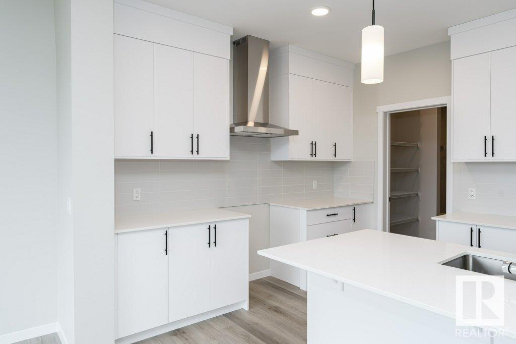 Photo 9 of 3945 Wren Lo Nw, Edmonton AB