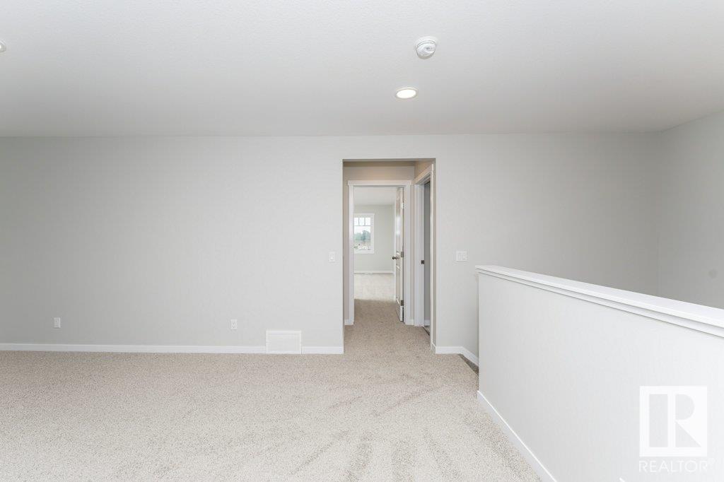 Photo 12 of 3945 Wren Lo Nw, Edmonton AB
