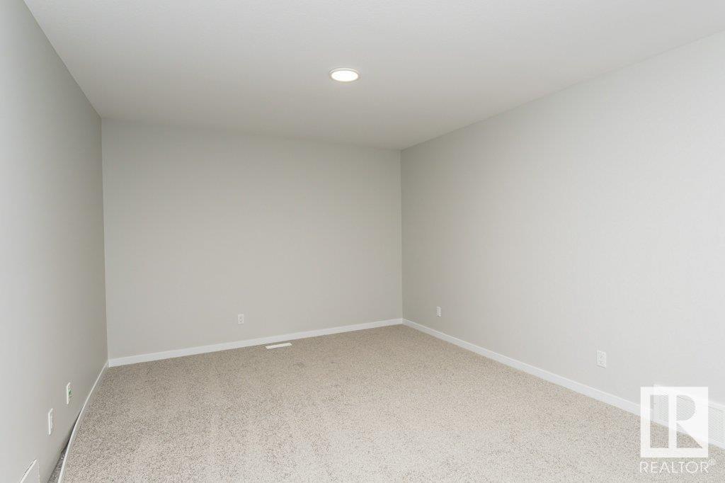 Photo 13 of 3945 Wren Lo Nw, Edmonton AB