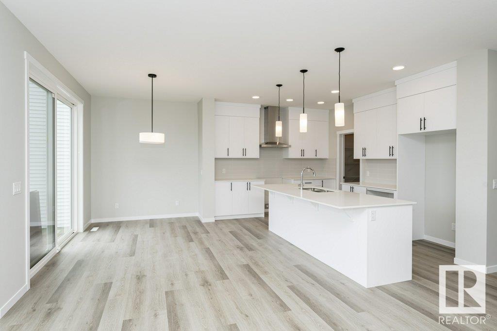 Photo 7 of 3945 Wren Lo Nw, Edmonton AB