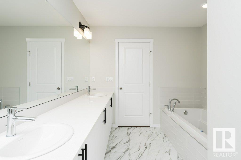 Photo 21 of 3945 Wren Lo Nw, Edmonton AB