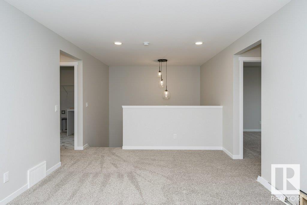 Photo 18 of 3945 Wren Lo Nw, Edmonton AB