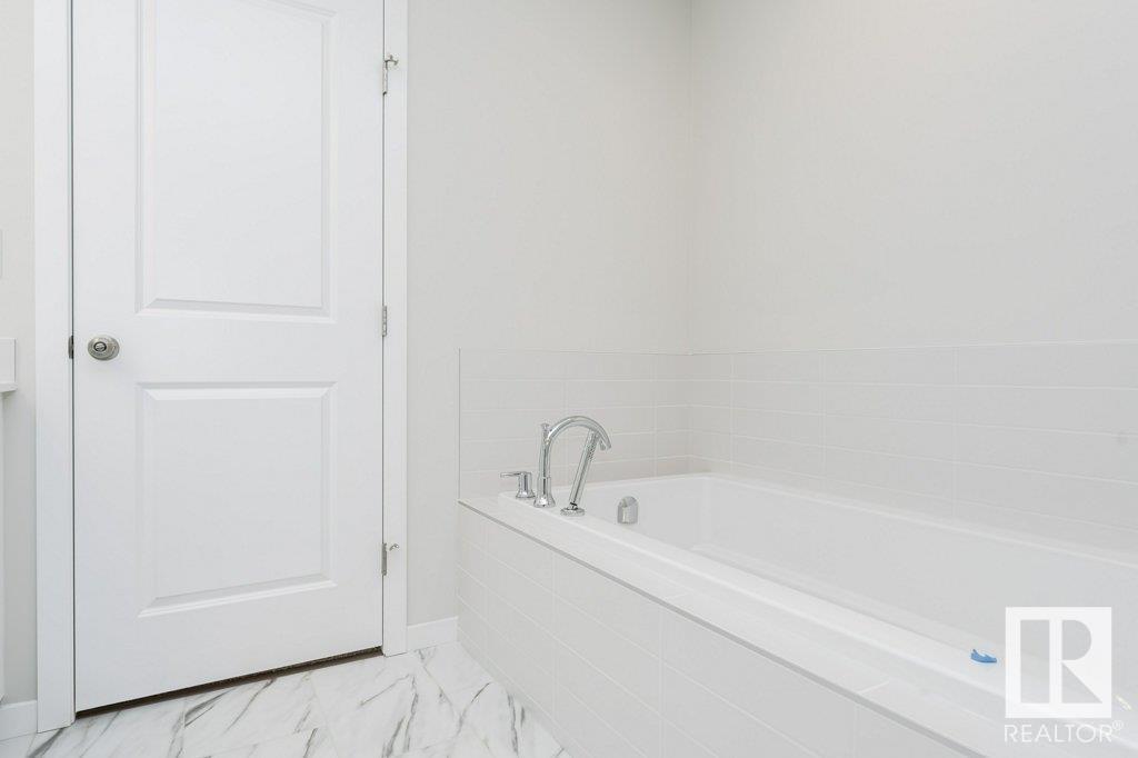 Photo 20 of 3945 Wren Lo Nw, Edmonton AB
