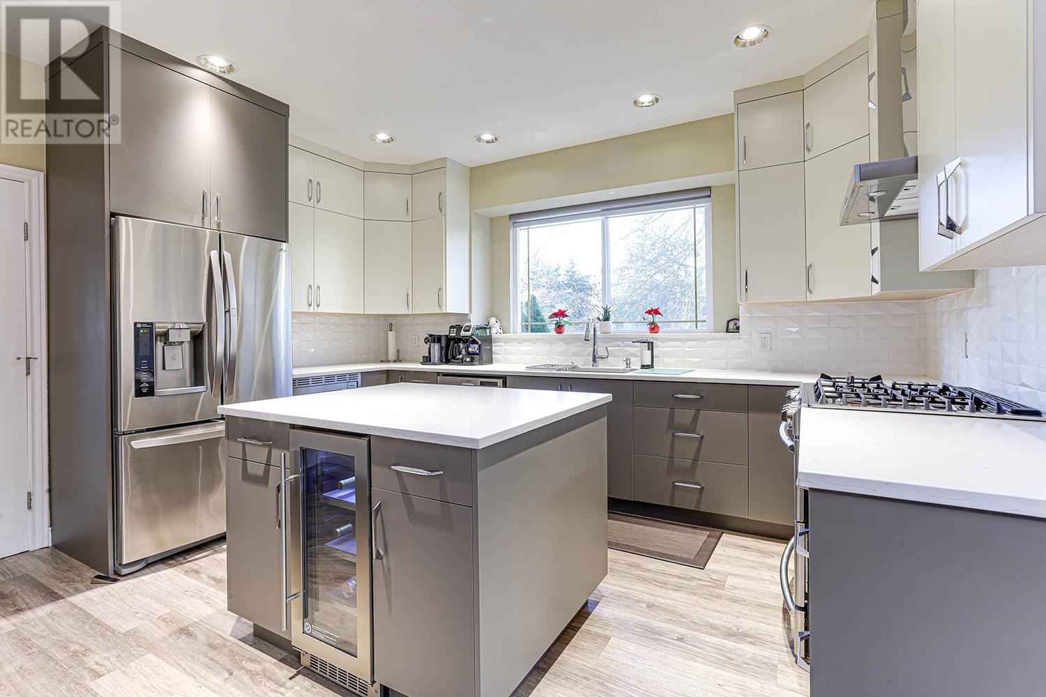 Photo 11 of 1501 Eagle Mountain Drive, Coquitlam BC