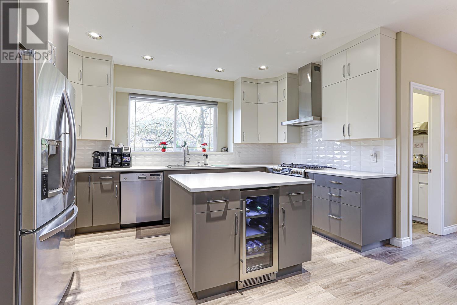 Photo 12 of 1501 Eagle Mountain Drive, Coquitlam BC