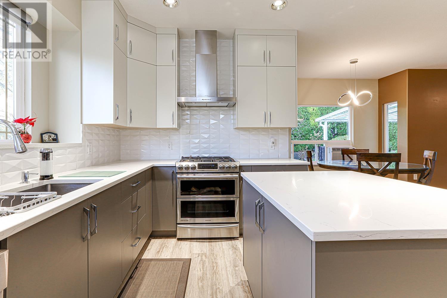 Photo 14 of 1501 Eagle Mountain Drive, Coquitlam BC
