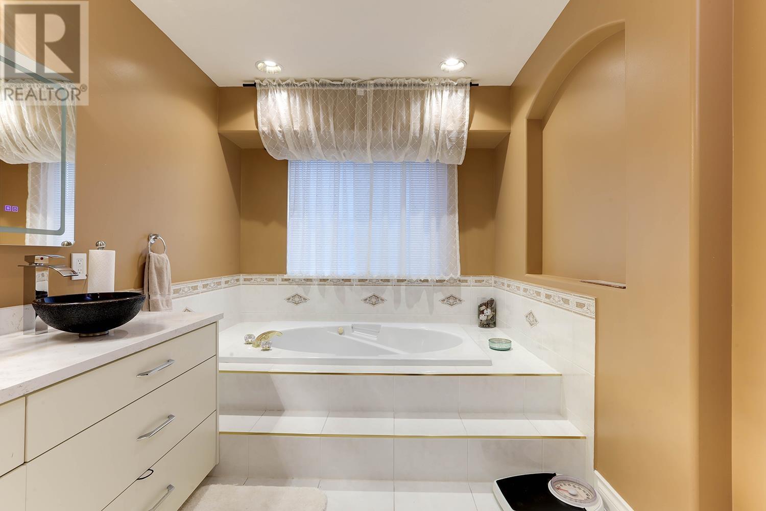 Photo 24 of 1501 Eagle Mountain Drive, Coquitlam BC