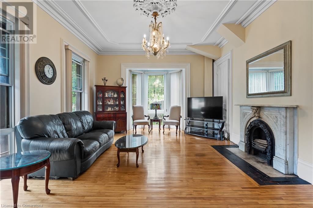 Photo 11 of 5368 Menzie Street, Niagara Falls ON