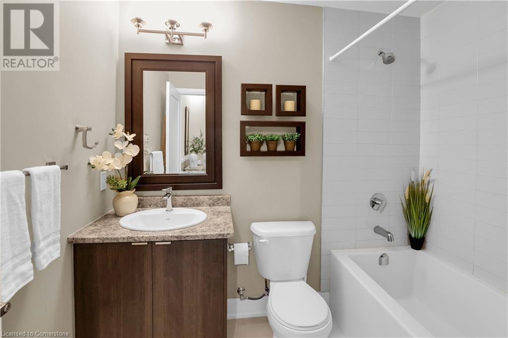 Photo 18 of 39 Robinson Street N Unit 4, Grimsby ON