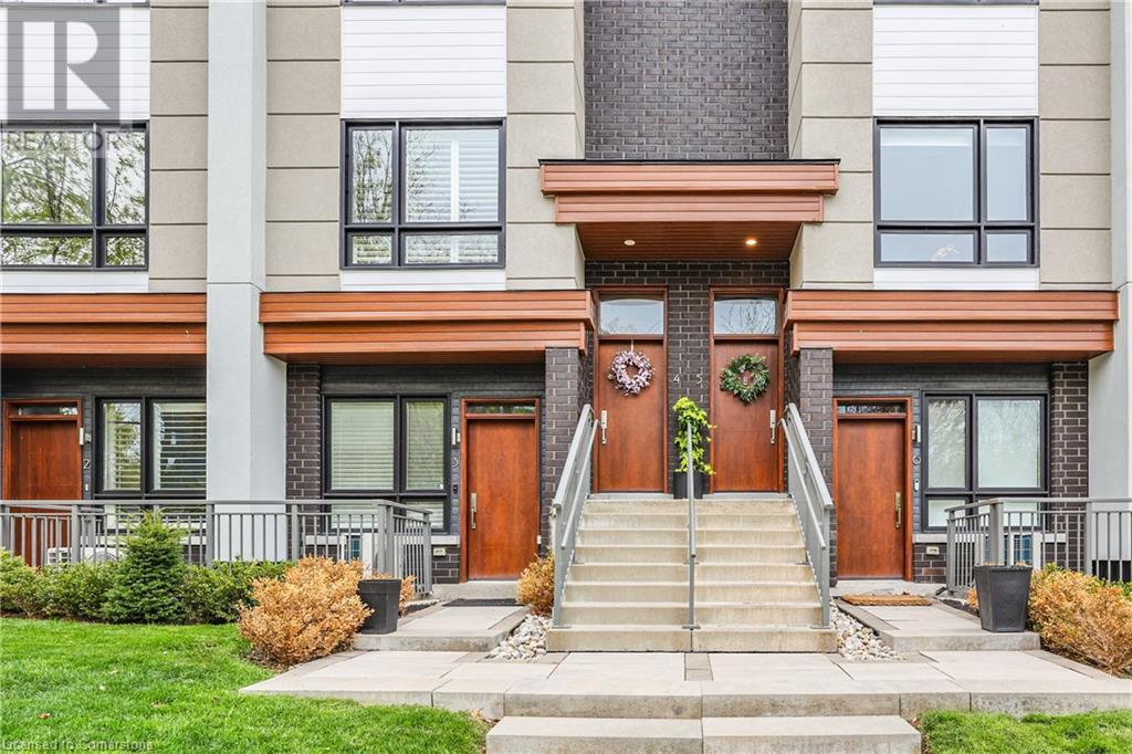 Photo 4 of 39 Robinson Street N Unit 4, Grimsby ON