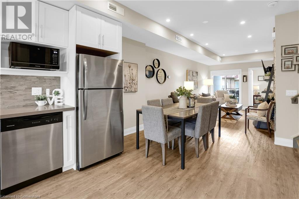 Photo 13 of 39 Robinson Street N Unit 4, Grimsby ON