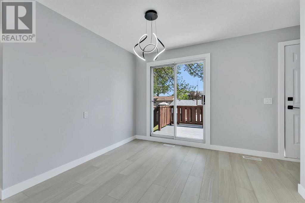 Single Family House Bi-level for Sale in  Templeside Road NE Temple Calgary 