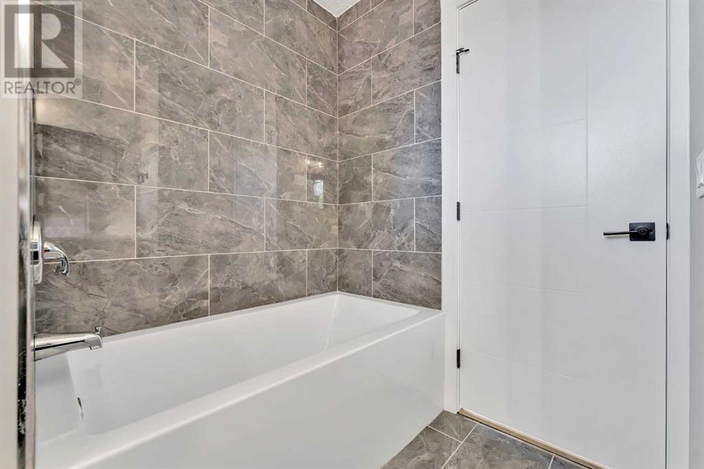 Single Family House Bi-level for Sale in  Templeside Road NE Temple Calgary 