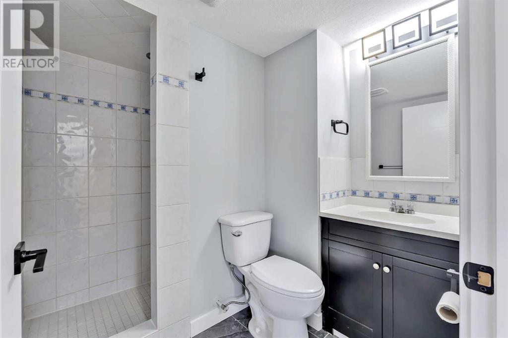 Single Family House Bi-level for Sale in  Templeside Road NE Temple Calgary 