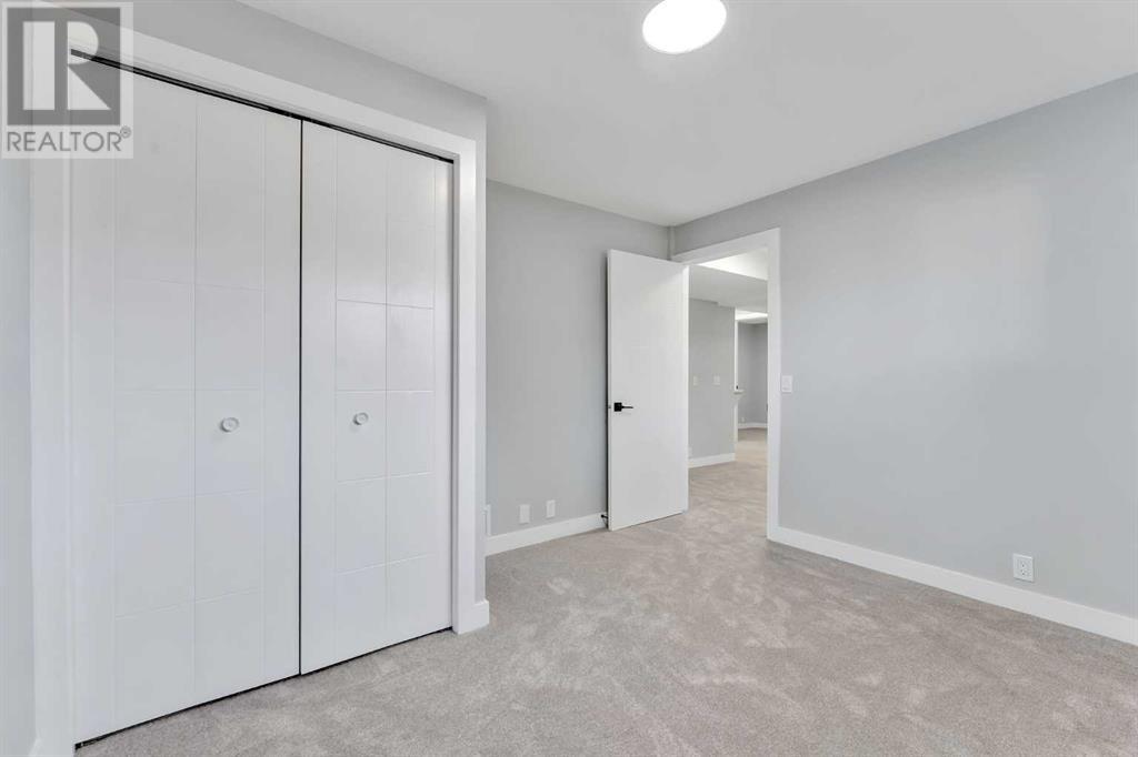 Single Family House Bi-level for Sale in  Templeside Road NE Temple Calgary 