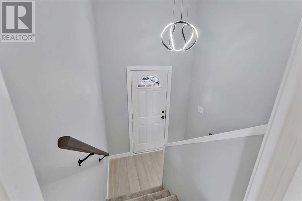 Single Family House Bi-level for Sale in  Templeside Road NE Temple Calgary 