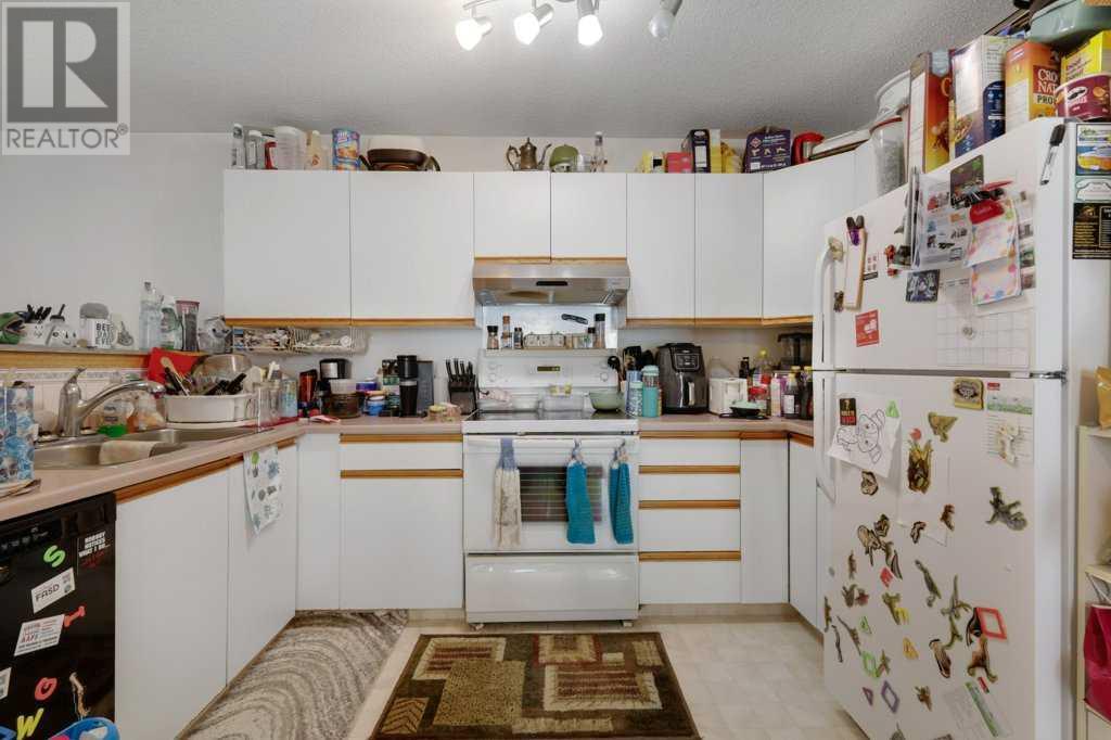 Single Family House Bi-level for Sale in  Catalina Boulevard NE Monterey Park Calgary 