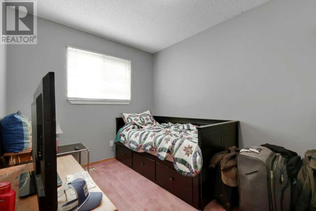 Single Family House Bi-level for Sale in  Catalina Boulevard NE Monterey Park Calgary 