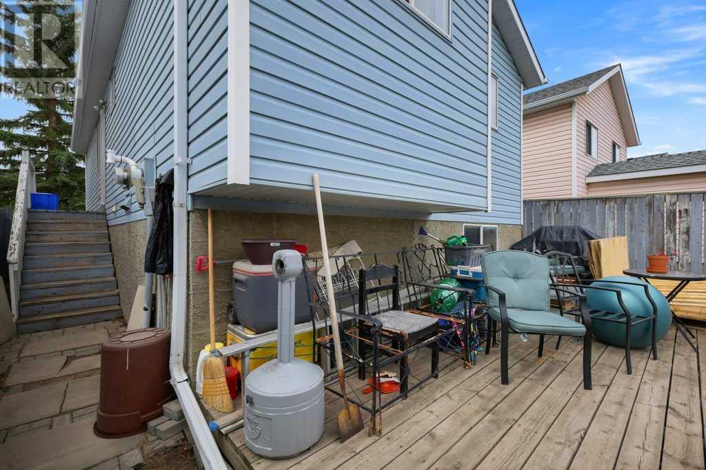 Single Family House Bi-level for Sale in  Catalina Boulevard NE Monterey Park Calgary 