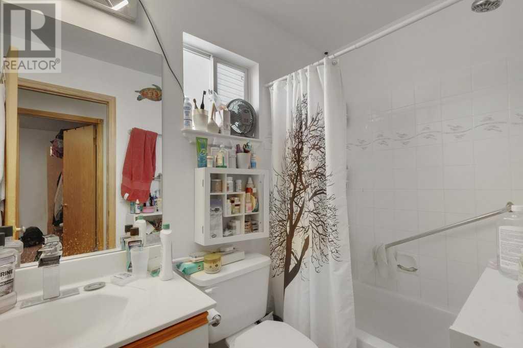 Single Family House Bi-level for Sale in  Catalina Boulevard NE Monterey Park Calgary 