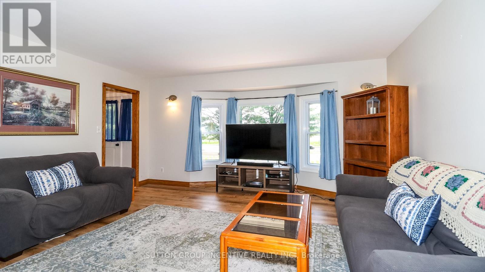 Photo 7 of 54 Mill Street E, Springwater ON