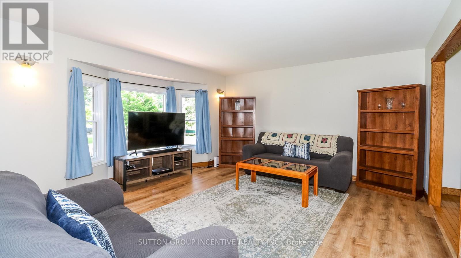 Photo 13 of 54 Mill Street E, Springwater ON