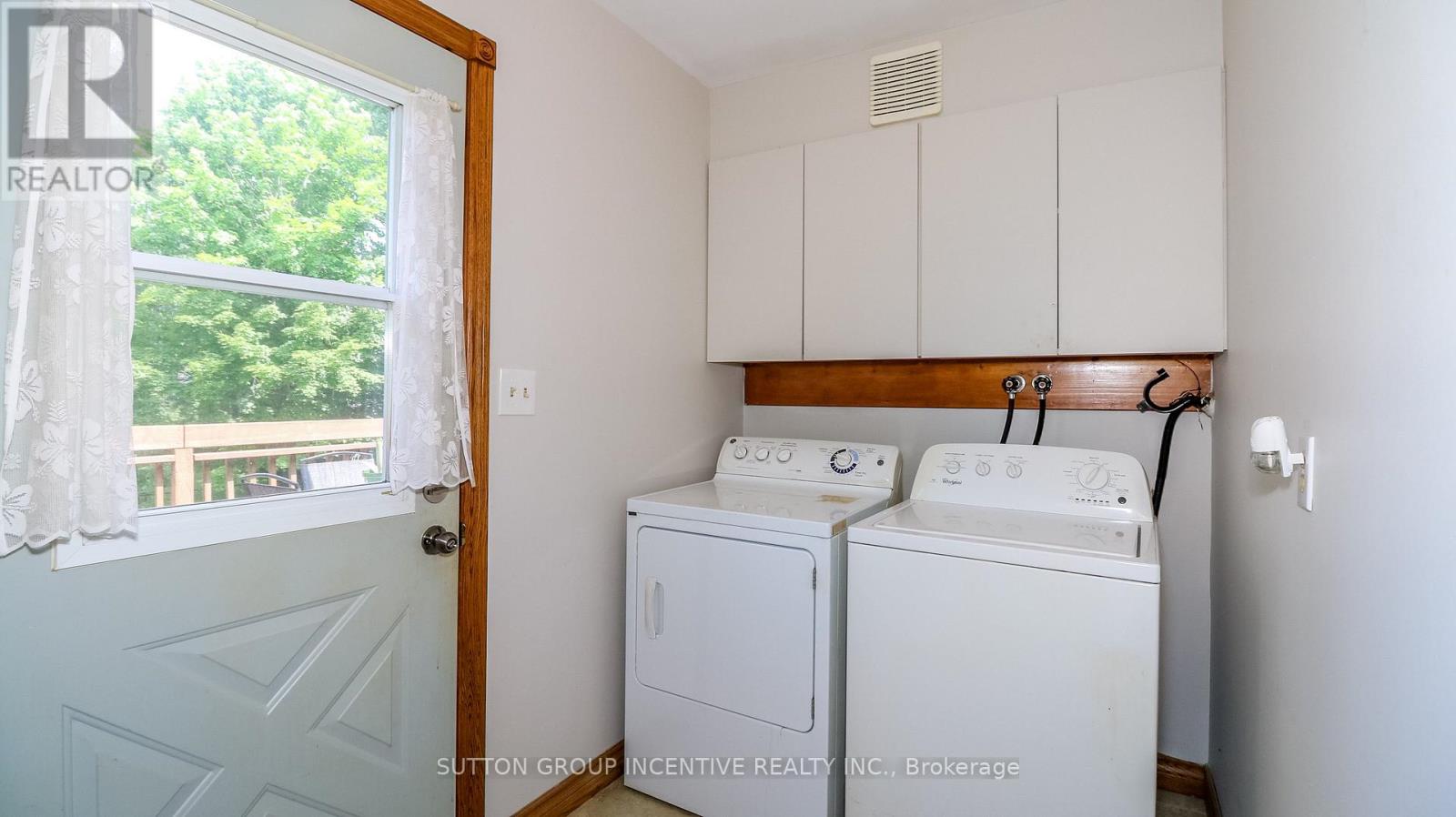 Photo 19 of 54 Mill Street E, Springwater ON