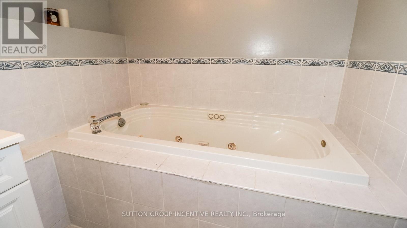 Photo 22 of 54 Mill Street E, Springwater ON