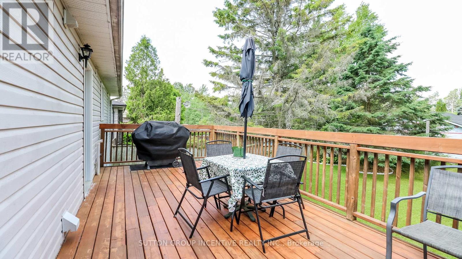 Photo 23 of 54 Mill Street E, Springwater ON