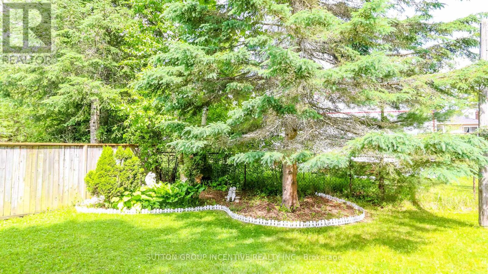 Photo 20 of 54 Mill Street E, Springwater ON