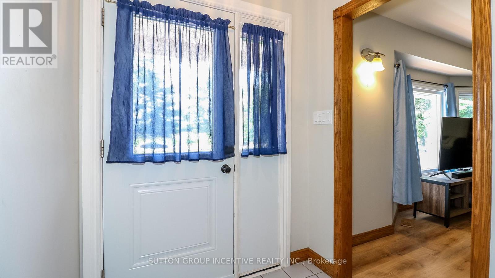 Photo 15 of 54 Mill Street E, Springwater ON