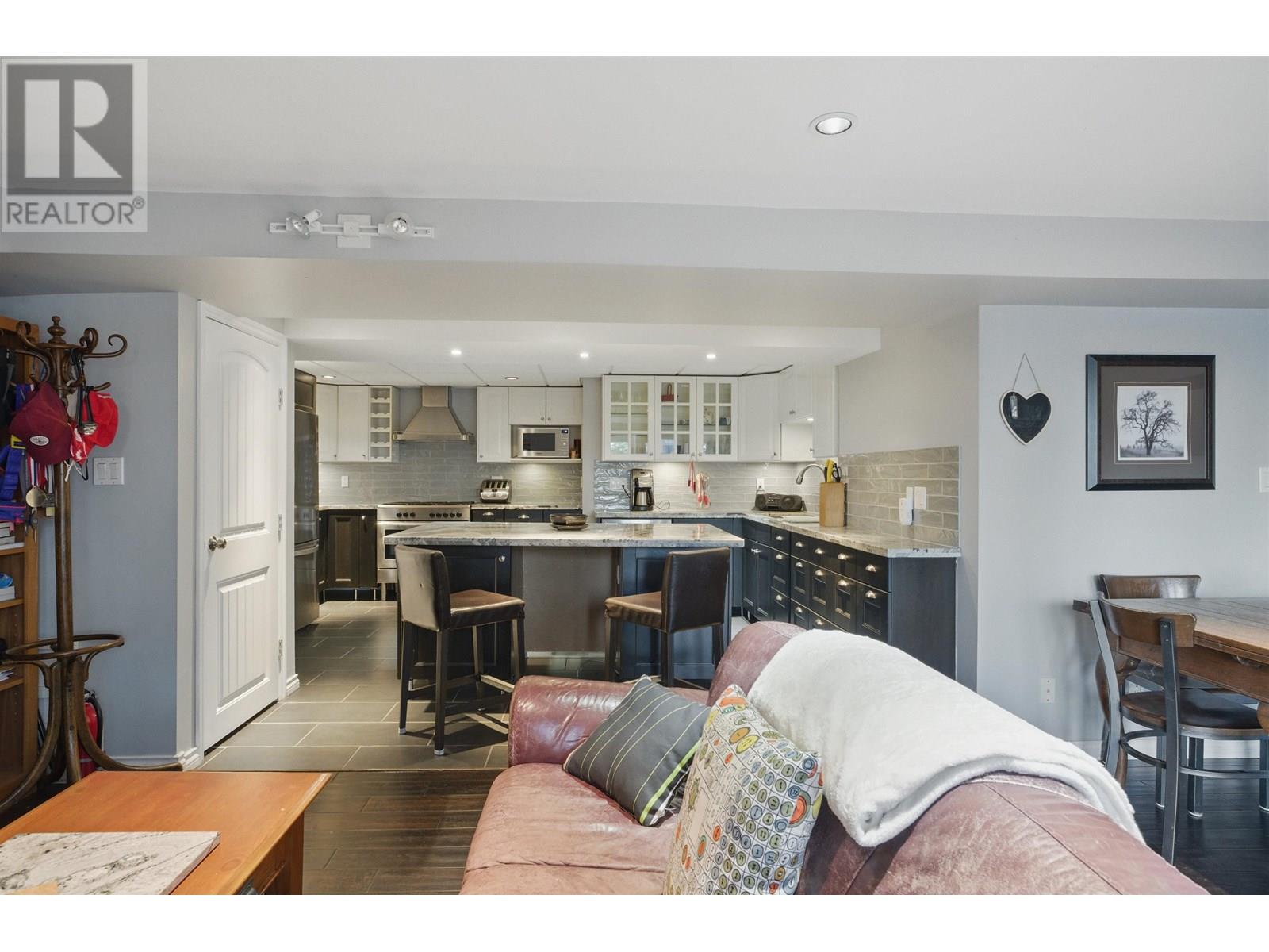 479 E 29TH STREET, North Vancouver