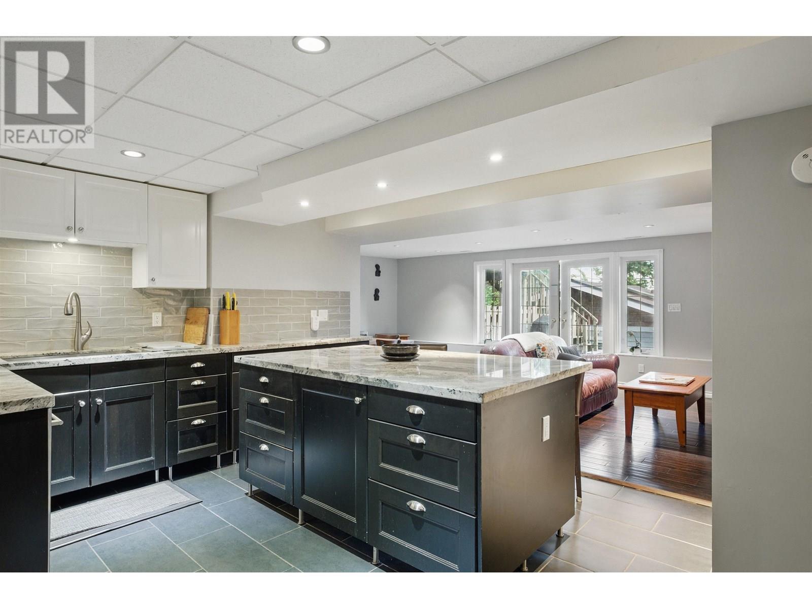 479 E 29TH STREET, North Vancouver