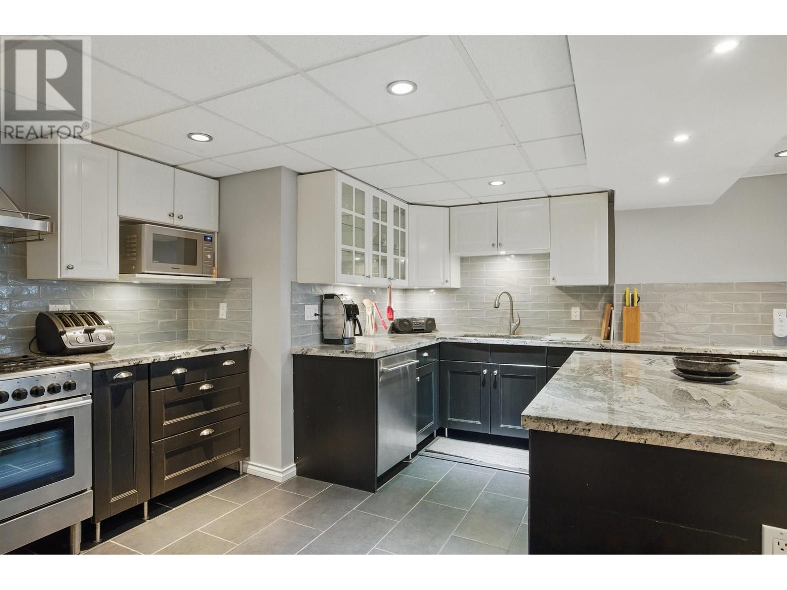 479 E 29TH STREET, North Vancouver