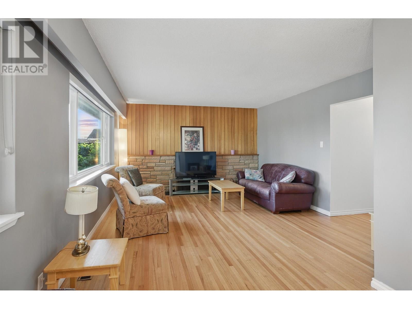 479 E 29TH STREET, North Vancouver