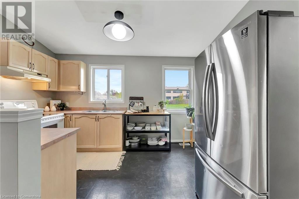 Photo 44 of 4969 Alexandra Avenue, Beamsville ON