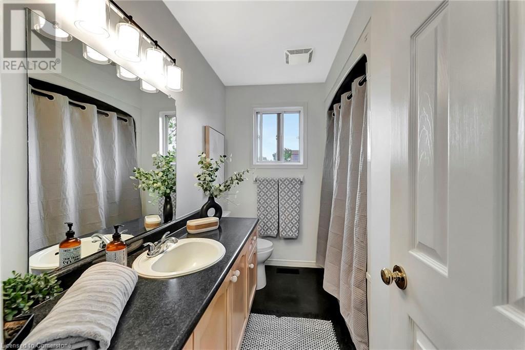 Photo 18 of 4969 Alexandra Avenue, Beamsville ON